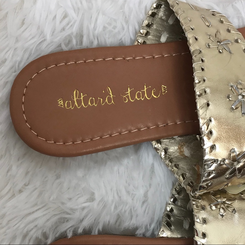 Altar’d State Gold Sandals NWT - Picture 3 of 5